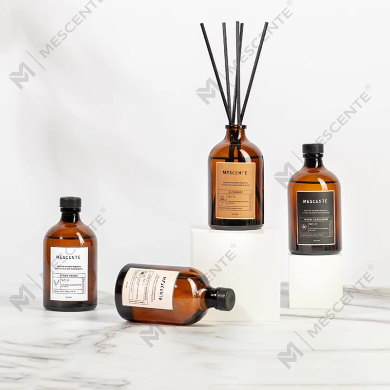 বড় কালো এবং সোনার 100ml ইরিডিসেন্ট লাক্সারি গ্লাস রঙিন স্টিকস ফাইবার রিড ডিফিউজার এয়ার ফ্রেশনার দ্রাবক