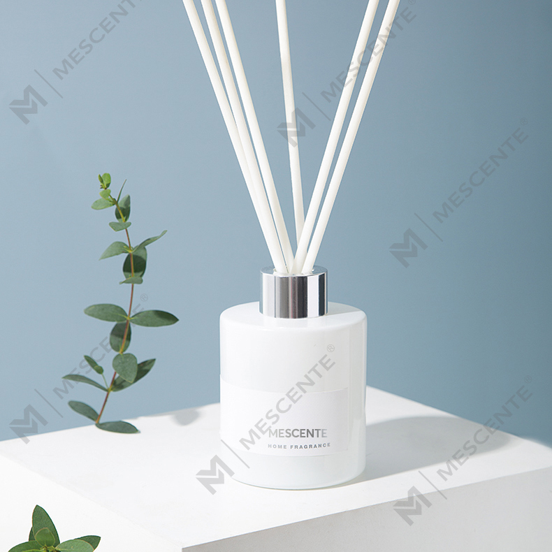 M&Scent পাইকারি বিলাসবহুল প্রাইভেট লেবেল ডেকোরেটিভ ফ্লাওয়ার স্টিক ফাইবার রিড ডিফিউজার উইথ স্টপার