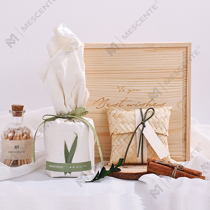 M&Scent বিলাসবহুল কাঠের মোমবাতি ধারক মোমবাতি ব্যক্তিগত লেবেল বাক্সের সাথে সুগন্ধযুক্ত