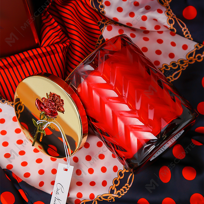 M&Scent পাইকারি কাস্টম প্রাইভেট লেবেল কন্টেইনার অ্যারোমাথেরাপি সুগন্ধযুক্ত সুগন্ধি সুবাস সয়া মোমবাতি সঙ্গে ক্রিস্টাল