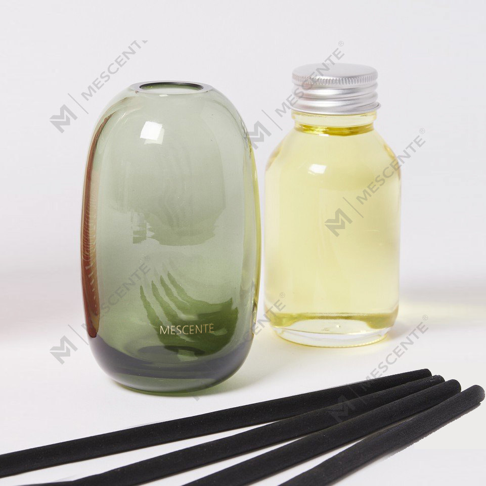 বিলাসবহুল 100ml 200ml 500ml ডায়মন্ড রাউন্ড বোতল লরিস সোলা ফুল অ্যাম্বার ক্রিস্টাল আইফেল পারফিউম রিড ডিফিউজার তেল